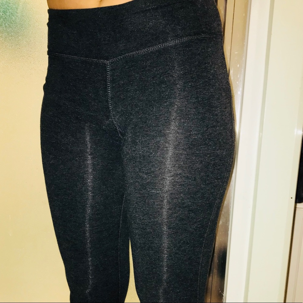Calvin Klein performance leggings‼️ - Picture 3 of 3